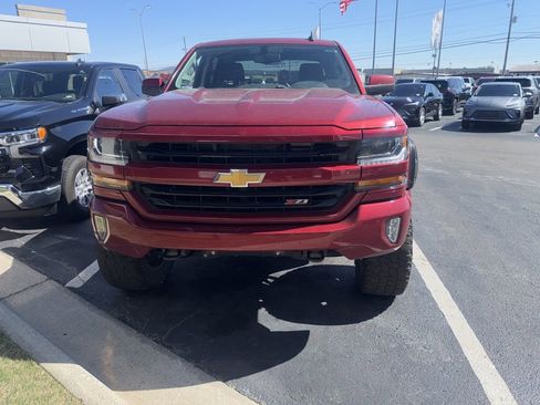 Used 2018 Chevrolet Silverado 1500 LT w/ All Star Edition image 3