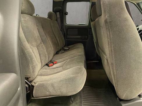 Used 2004 Chevrolet Silverado 2500 LS AWD/4WD image 20