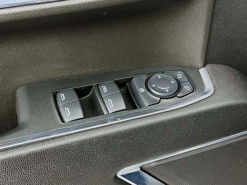 Used 2023 Chevrolet Silverado 1500 LT AWD/4WD image 15