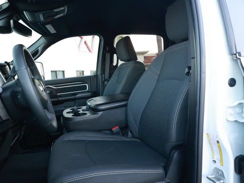 Used 2025 RAM 2500 Big Horn AWD/4WD image 18