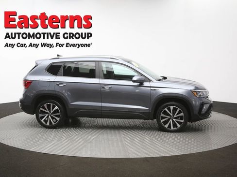 Used 2022 Volkswagen Taos SE FWD image 43