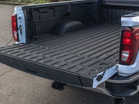 Used 2024 GMC Sierra 3500 SLE w/ SLE Convenience Package image 12