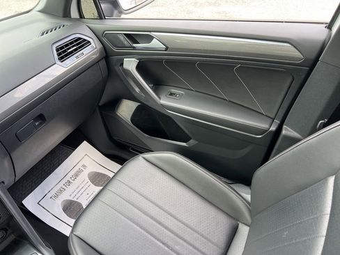 Used 2022 Volkswagen Tiguan SE R-Line image 27