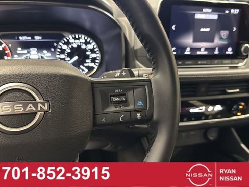 Certified 2025 Nissan Rogue SV image 28