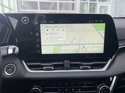 Used 2025 Chevrolet Equinox LT FWD image 24