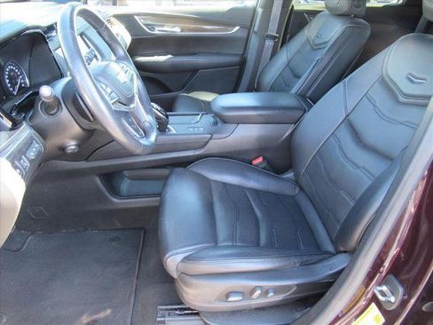 Used 2018 Cadillac XT5 Platinum w/ Driver Assist Package image 17
