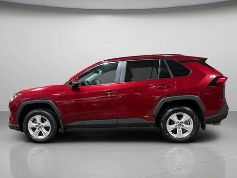 Used 2021 Toyota RAV4 XLE w/ Convenience Package image 7
