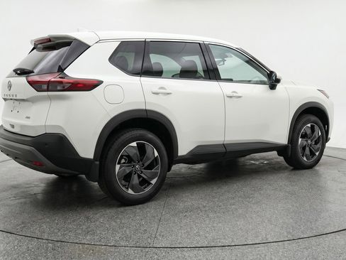 Used 2025 Nissan Rogue SV AWD/4WD image 9