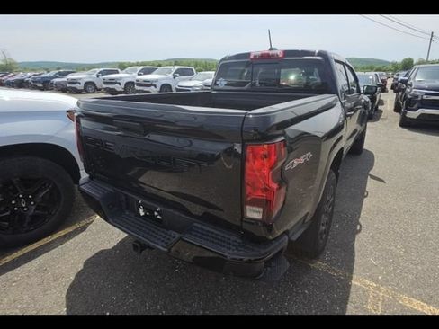 Used 2026 Chevrolet Colorado W/T w/ WT Custom Package AWD/4WD image 4