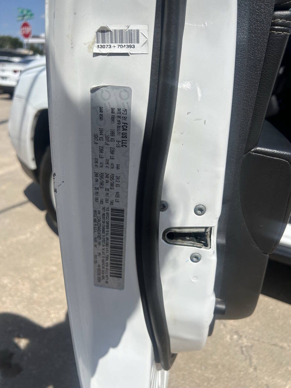 Used 2017 Jeep Compass Latitude FWD image 33