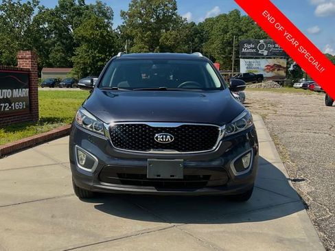 Used 2017 Kia Sorento LX image 2