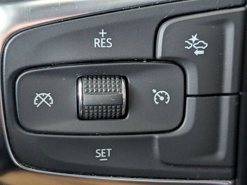 Used 2025 Chevrolet Blazer LT FWD image 25