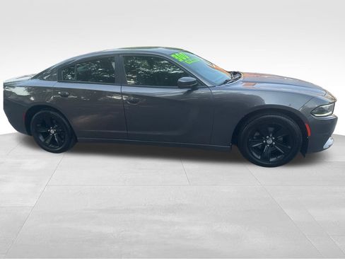 Used 2017 Dodge Charger SXT RWD image 36