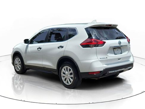 Used 2018 Nissan Rogue S FWD image 4