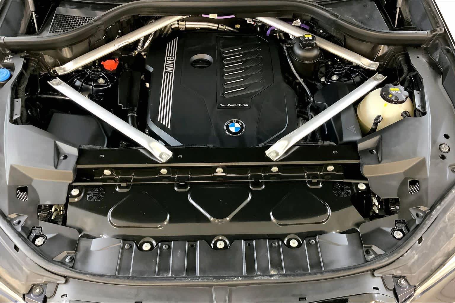 Used 2022 BMW X5 xDrive40i w/ M Sport Package AWD/4WD image 30