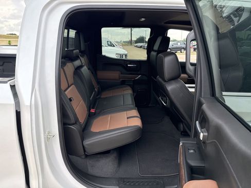 Used 2022 Chevrolet Silverado 1500 High Country w/ Safety Package II AWD/4WD image 11