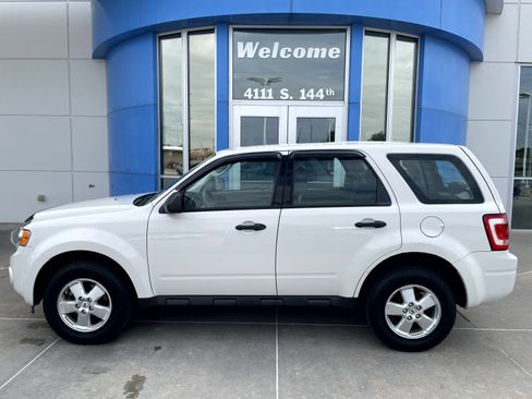 Used 2012 Ford Escape XLS FWD image 1