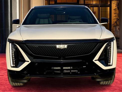 New 2025 Cadillac Lyriq Sport image 3
