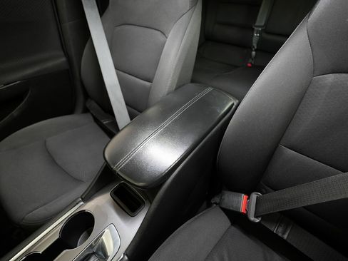 Used 2018 Chevrolet Malibu LT image 44