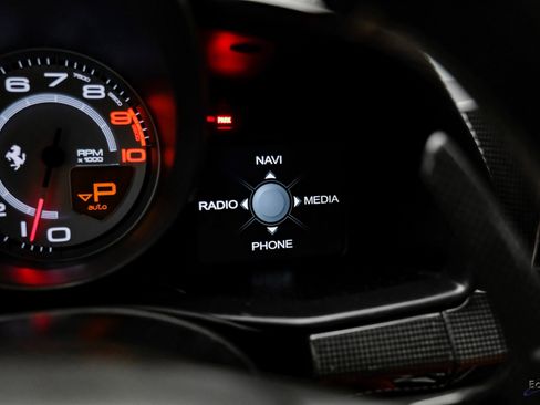 Used 2015 Ferrari 458 Italia Coupe image 75