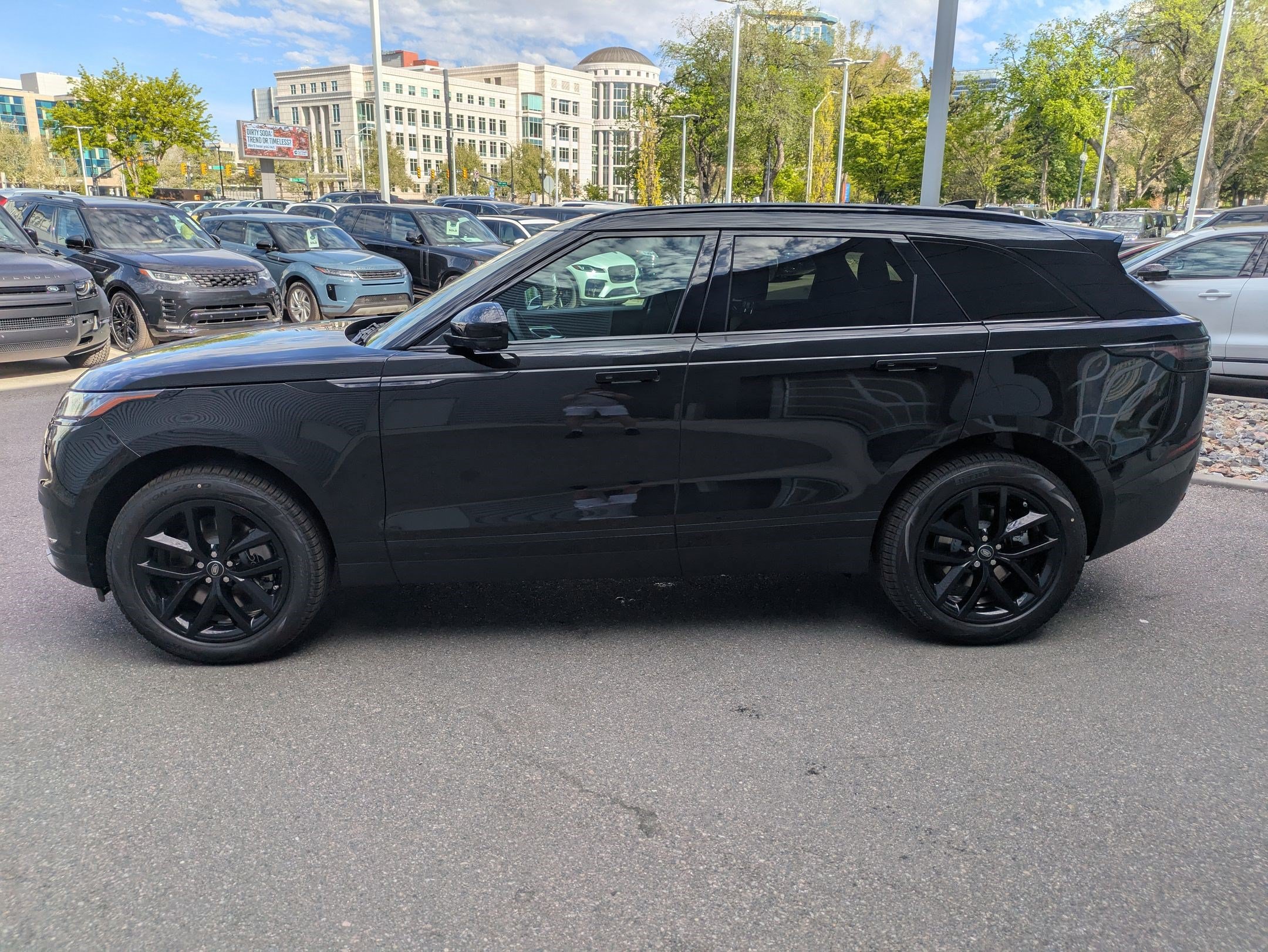 New 2026 Land Rover Range Rover Velar S AWD/4WD image 8