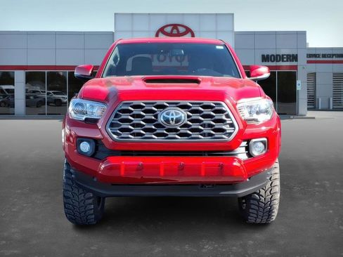Used 2020 Toyota Tacoma TRD Sport image 2