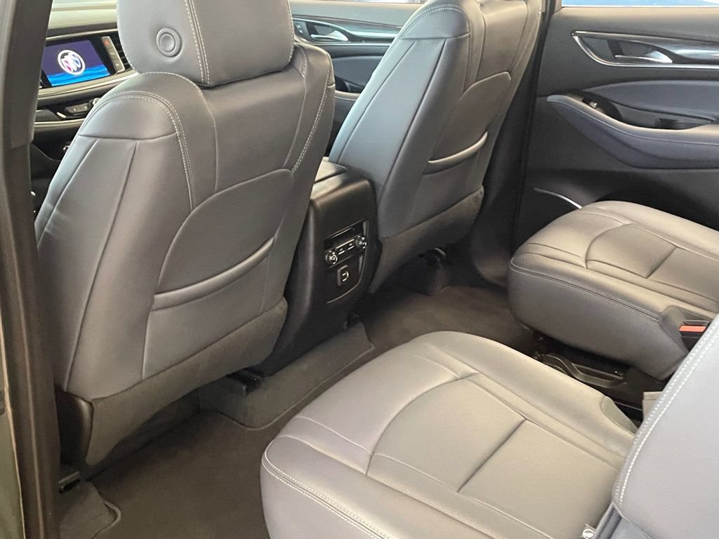 Used 2023 Buick Enclave Essence AWD/4WD image 19