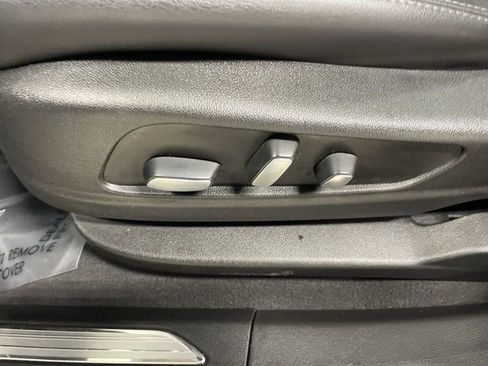 Used 2020 Cadillac XT5 Premium Luxury image 12