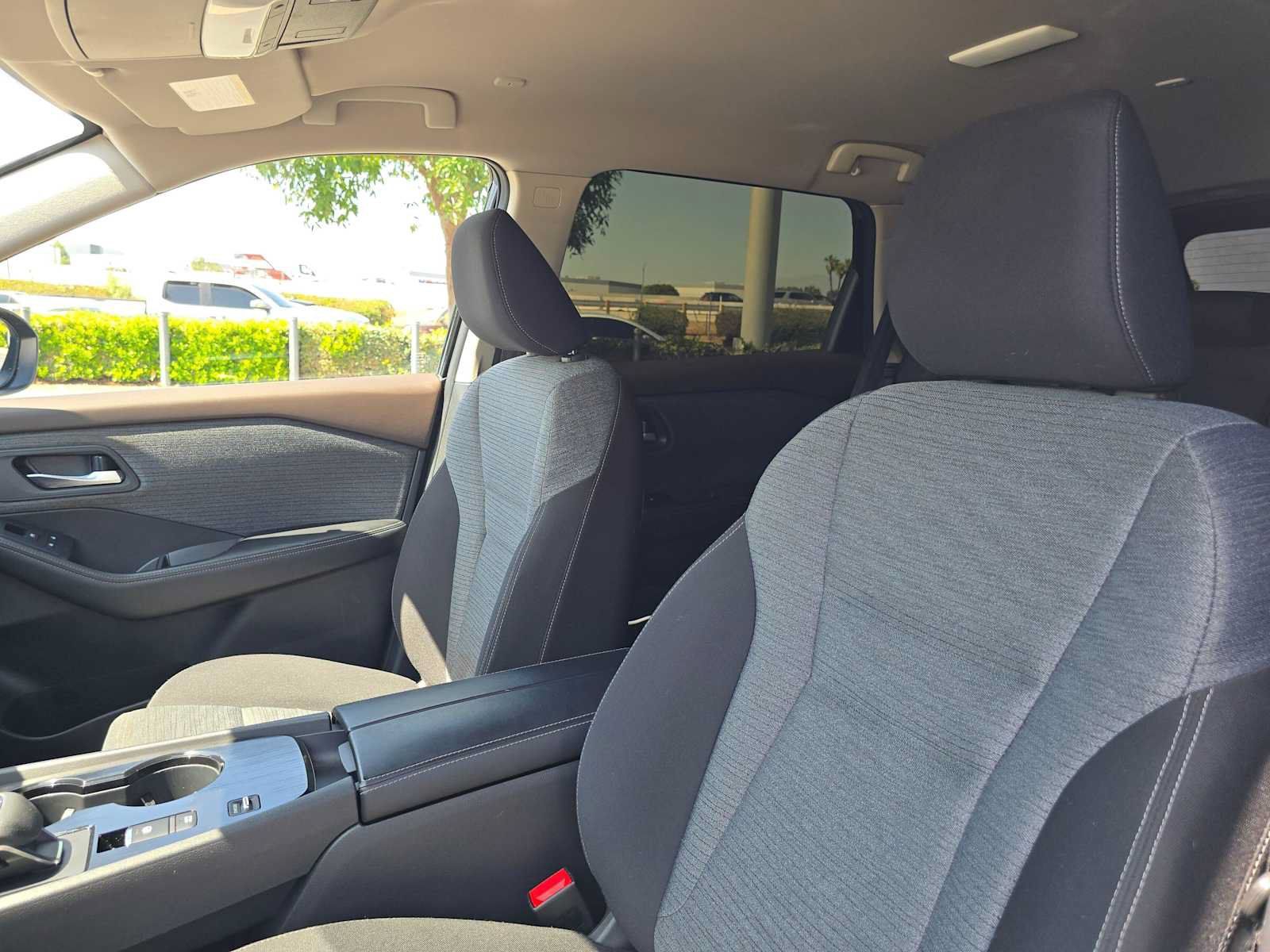 Used 2023 Nissan Rogue SV FWD image 21