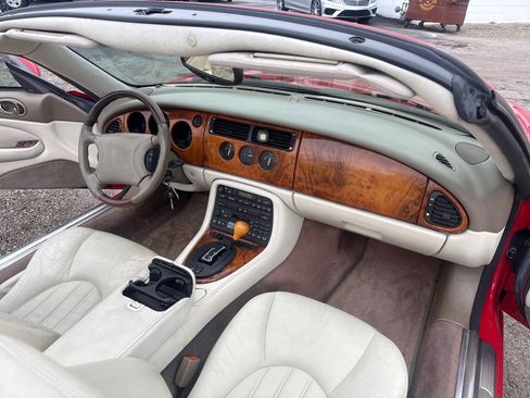 Used 2000 Jaguar XK8 Convertible image 13