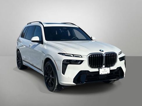 Used 2024 BMW X7 xDrive40i w/ M Sport Package image 25