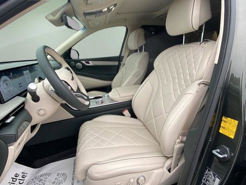 Used 2025 Genesis GV80 3.5T Prestige AWD/4WD image 13