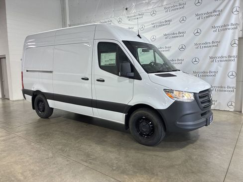 New 2025 Mercedes-Benz Sprinter 2500 image 2