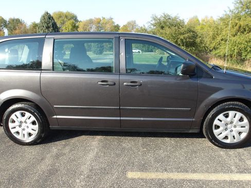 Used 2016 Dodge Grand Caravan American Value Package image 28