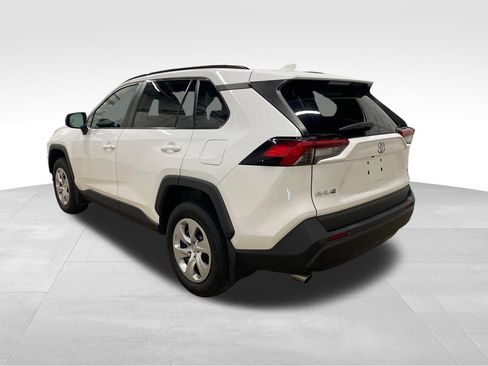 Used 2019 Toyota RAV4 LE w/ Carpet Mat Package AWD/4WD image 2