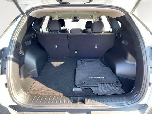 Used 2023 Hyundai Tucson SEL FWD image 9
