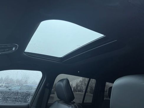 Used 2024 Jeep Grand Cherokee Altitude image 18