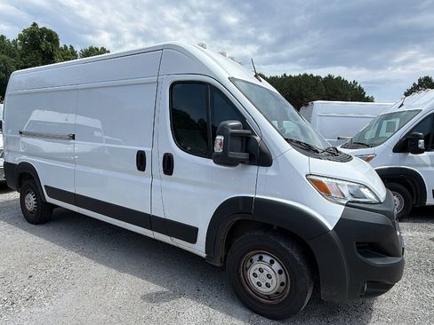 Used 2024 RAM ProMaster 2500 w/ Convenience Group FWD image 5