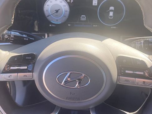 Used 2023 Hyundai Elantra SEL w/ Convenience Package image 4