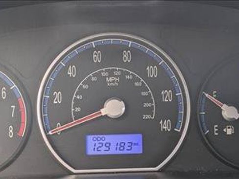 Used 2009 Hyundai Santa Fe GLS FWD image 11