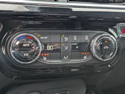 New 2026 Chevrolet Trax RS w/ Sunroof Package image 18