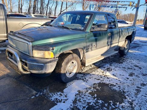 Used 2001 Dodge Ram 2500 Truck 2WD Quad Cab image 2
