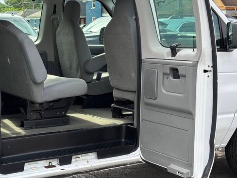 Used 2009 Ford E-350 and Econoline 350 XL RWD image 17