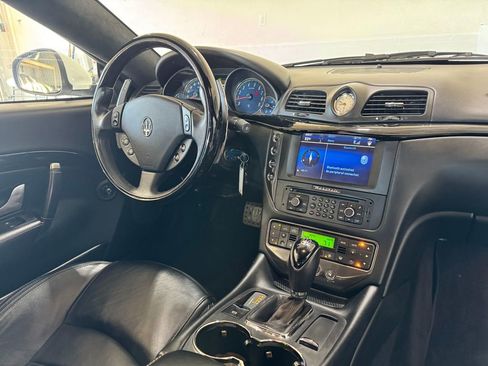 Used 2014 Maserati GranTurismo Sport image 31