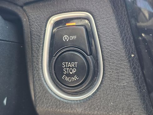 Used 2018 BMW 320i xDrive Sedan AWD/4WD image 24