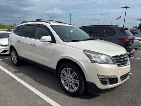 Used 2015 Chevrolet Traverse LT w/ Style and Technology Package AWD/4WD image 5