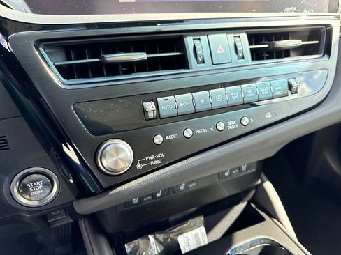 Used 2025 Lexus ES 350 w/ Premium Package FWD image 19