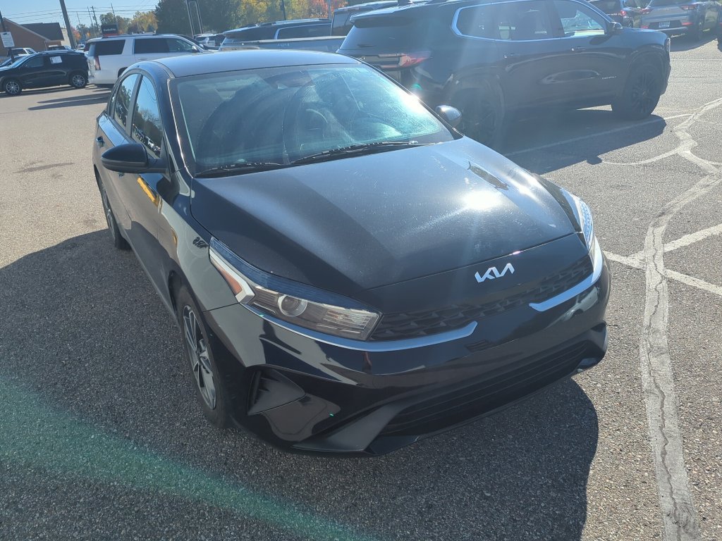 Used 2024 Kia Forte LXS FWD image 3
