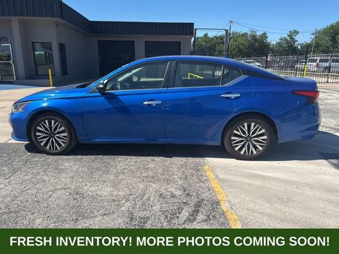 Used 2025 Nissan Altima 2.5 SV FWD image 5