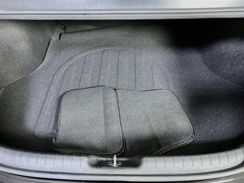 Used 2022 Hyundai Elantra SE w/ Cargo Package image 23